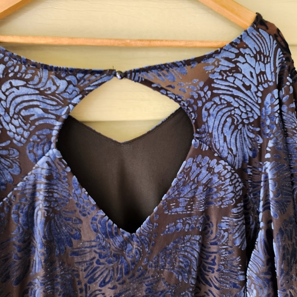 Torrid blue velor print dress size 4X plus size - Picture 10 of 11
